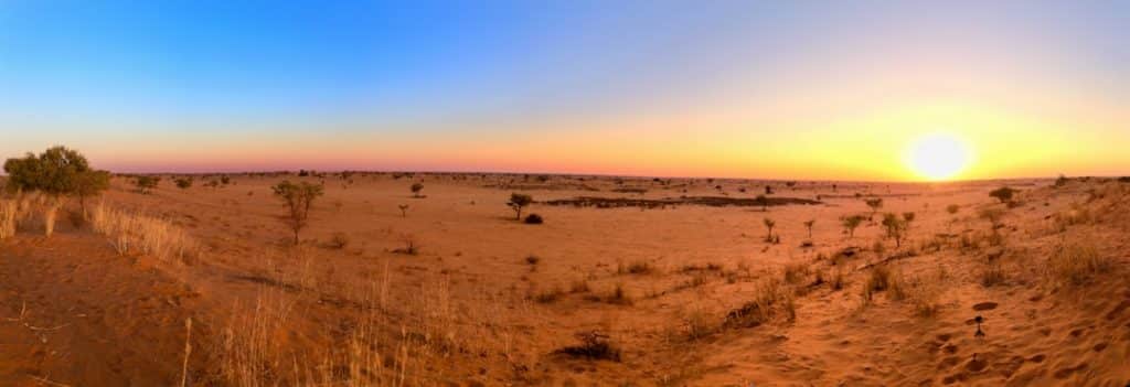 desert temperature swings diurnal cycle thermal comfort
